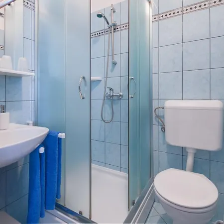 Livia: Family-friendly Retreat With Pool And Playground Apartment *
