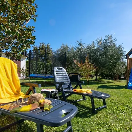 Livia: Family-friendly Retreat With Pool And Playground
