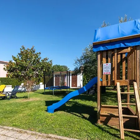Apartment Livia: Family-friendly Retreat With Pool And Playground *